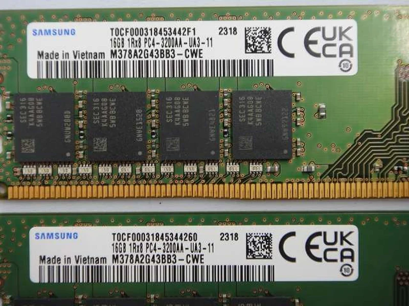 Mémoire SAMSUNG DDR4 PC4-3200 16 Go × 2 (lot de 2) M378A2G43BB3-CWE