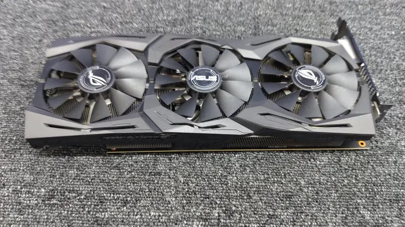 [À DÉCHETER] Carte graphique ASUS : S-Chi RX-GTX-1060-06G-GAMING
