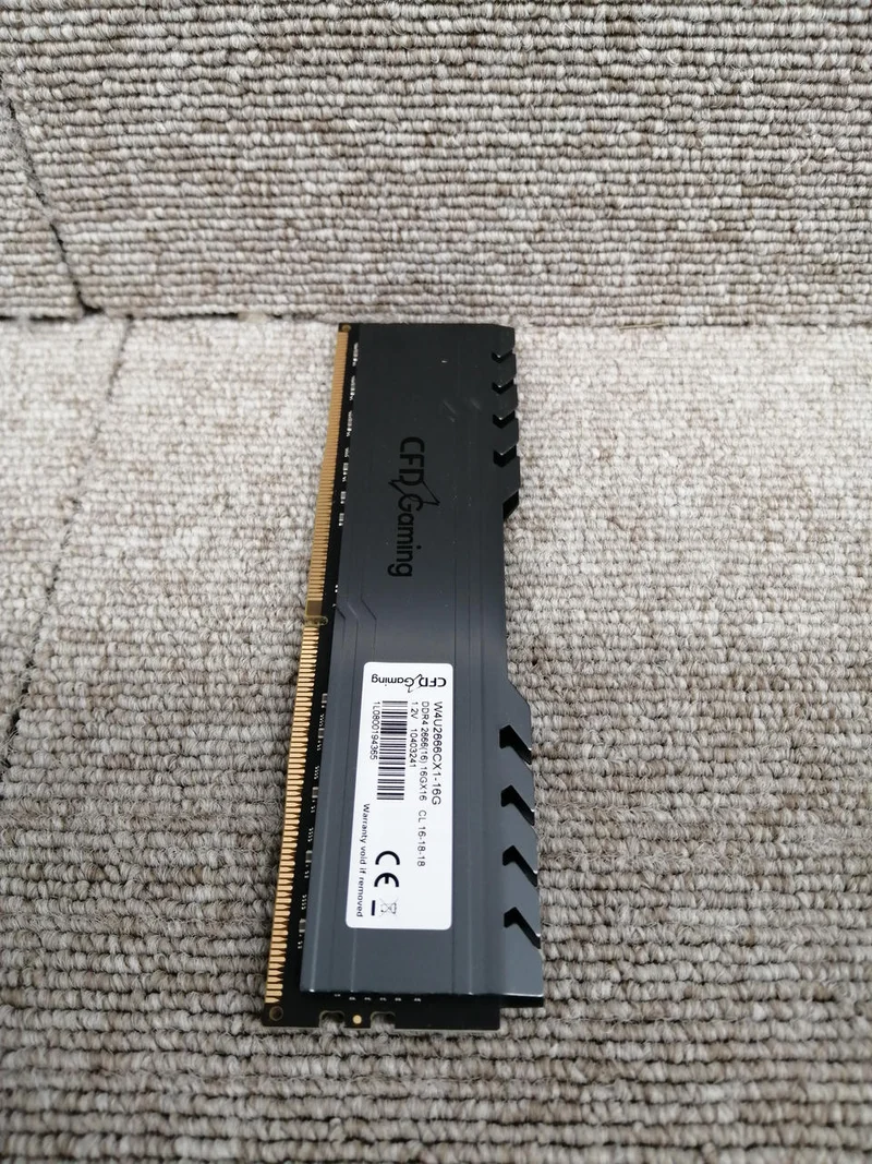 CFD Sales / Mémoire DDR4 W4U2666CX1-16G
