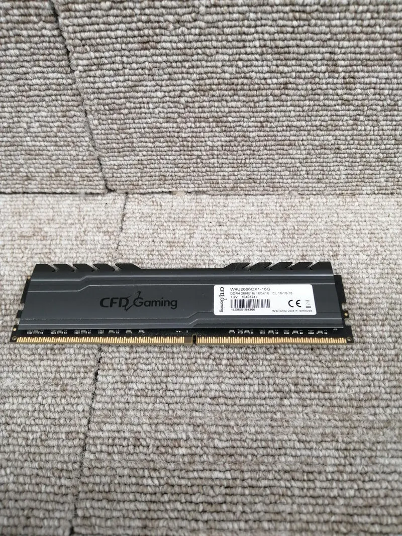 CFD Sales / Mémoire DDR4 W4U2666CX1-16G