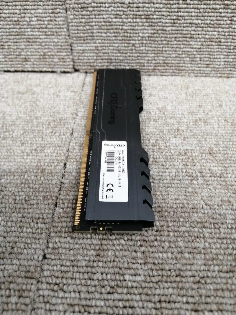 CFD Sales / Mémoire DDR4 W4U2666CX1-16G