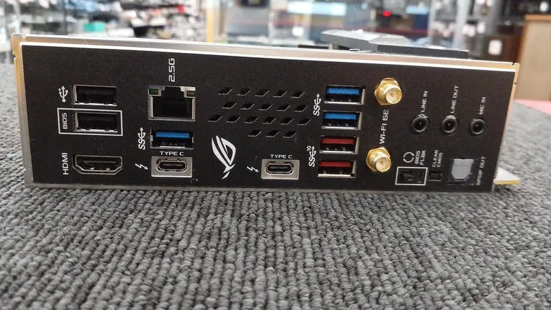 Carte mère ASUS ROG STRIX Z690-I GAMING WIFI