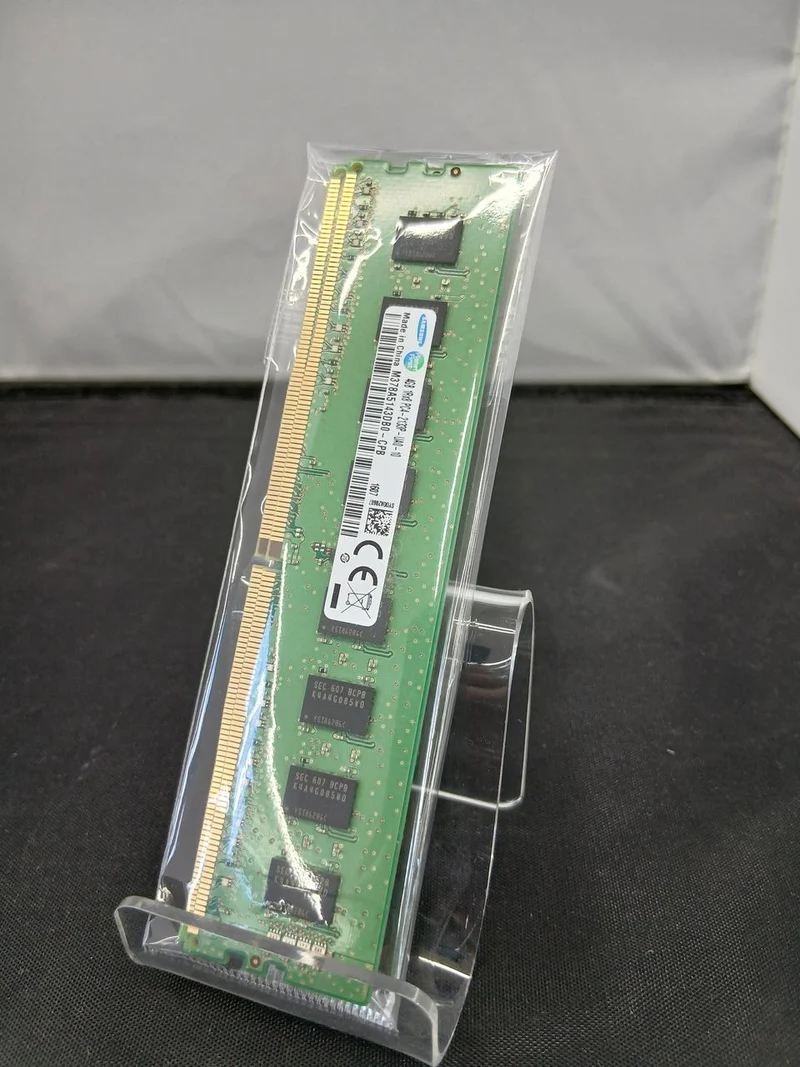 Kit de barrettes de mémoire vive Samsung PC DDR4 (2 x 4 Go) 1RX8 PC4-2133P-UA0-10