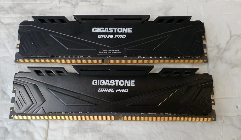 Mémoire GIGASTONE : DDR4 16 Go × 2