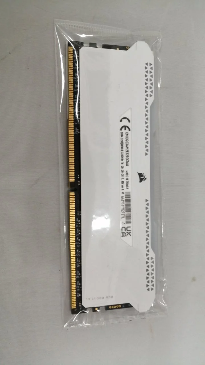 CORSAIR DDR4 CMH32GX4M2E3200C16W (1 pièce)