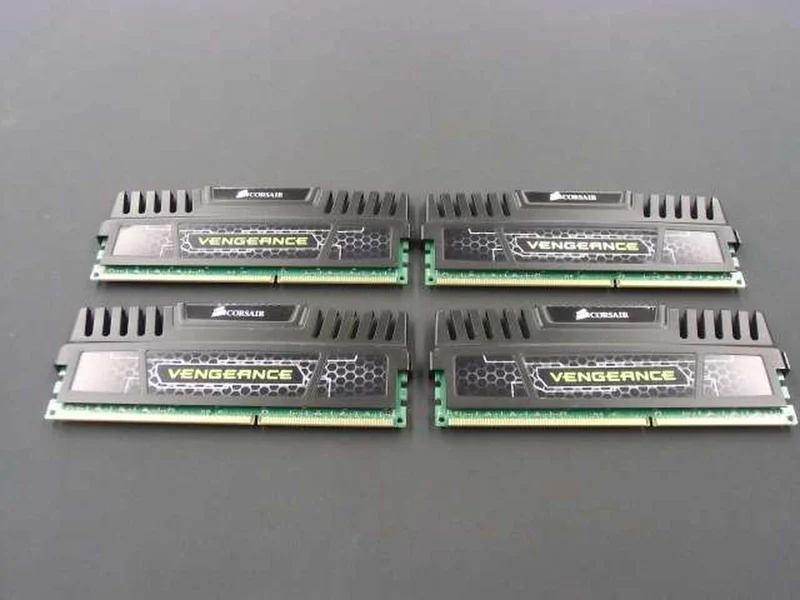 CORSAIR DDR3-1600/PC3-12800 DDR3 8 Go × 4