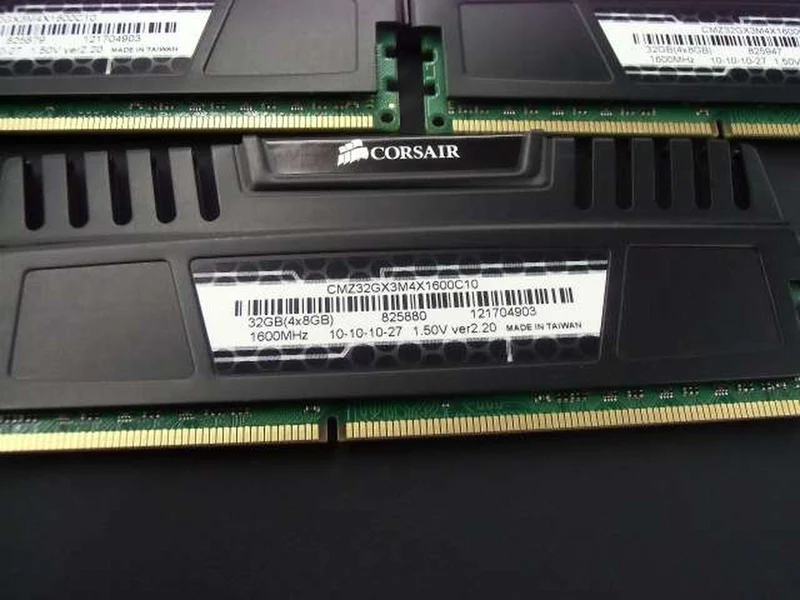 CORSAIR DDR3-1600/PC3-12800 DDR3 8 Go × 4