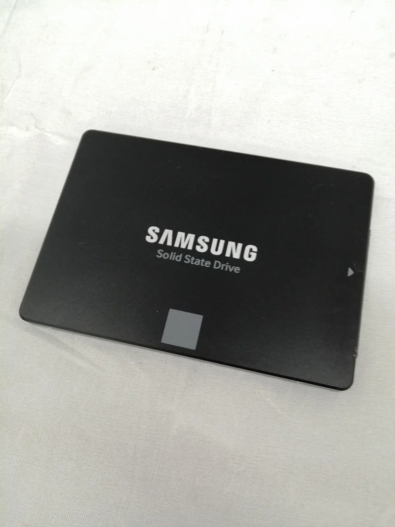 SSD SAMSUNG (500 Go) MZ-75E500