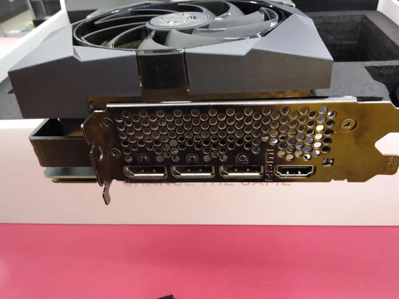 Carte graphique MSI : GEFORCE RTX 3070 TI SUPRIM X8G