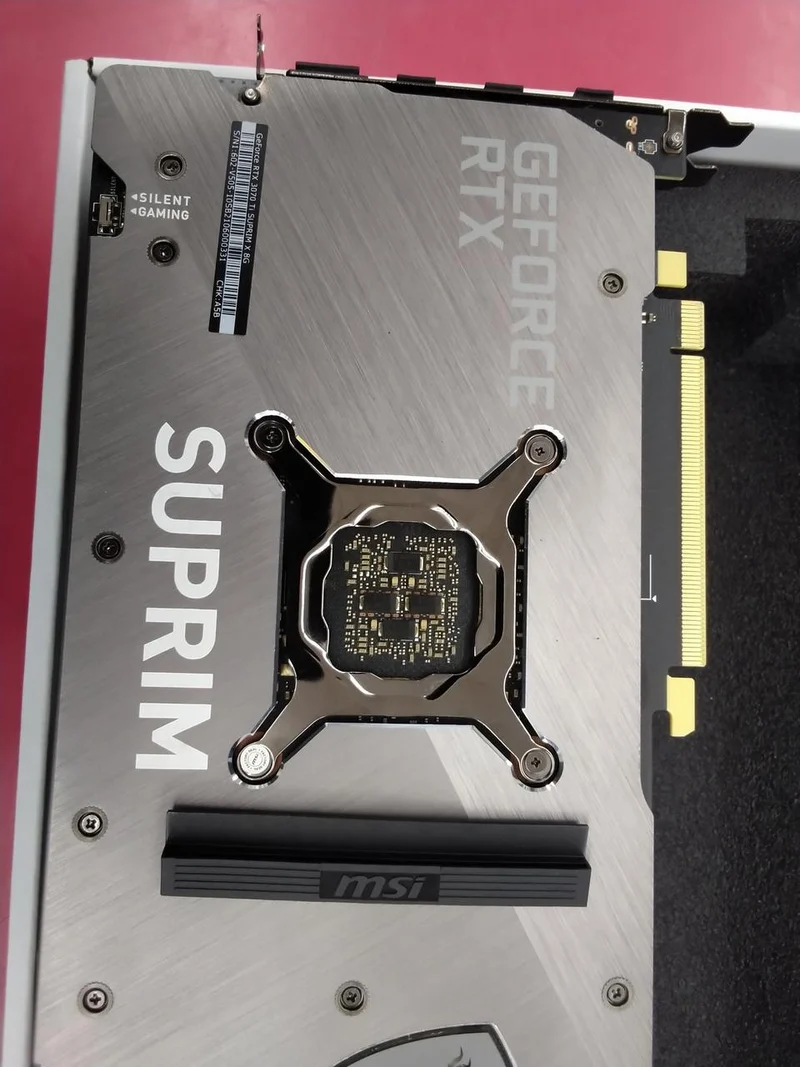 Carte graphique MSI : GEFORCE RTX 3070 TI SUPRIM X8G