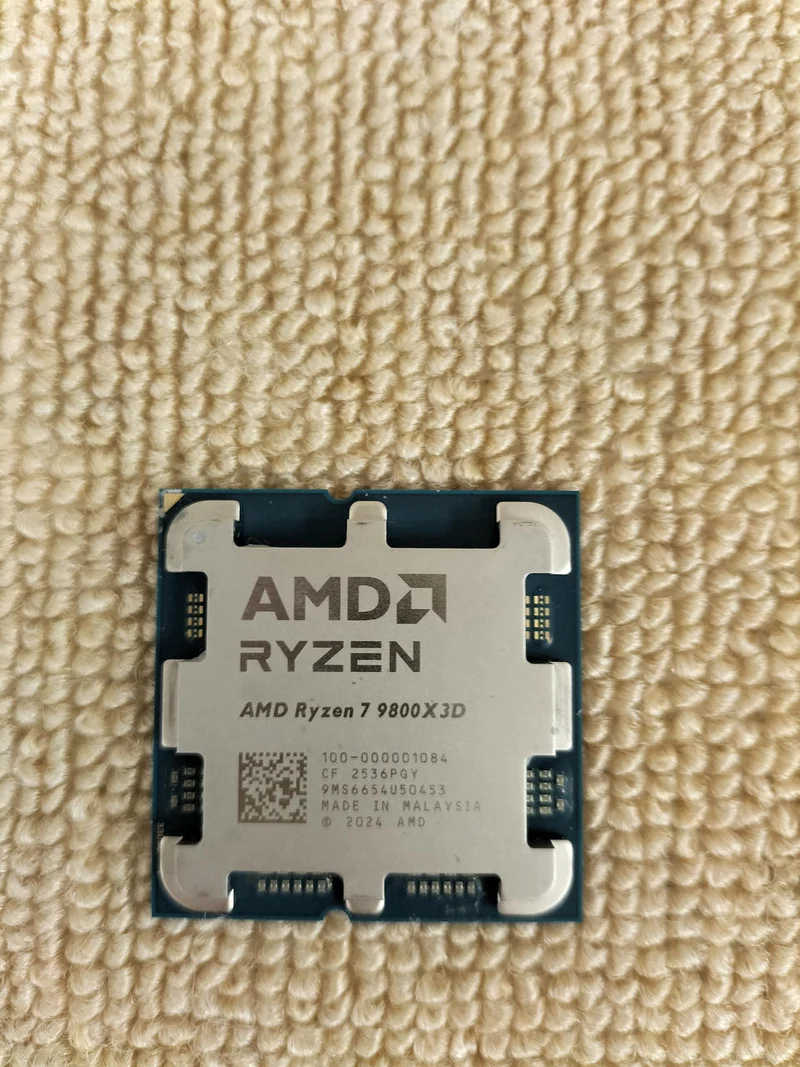 Processeur AMD Ryzen 7 9800X3D