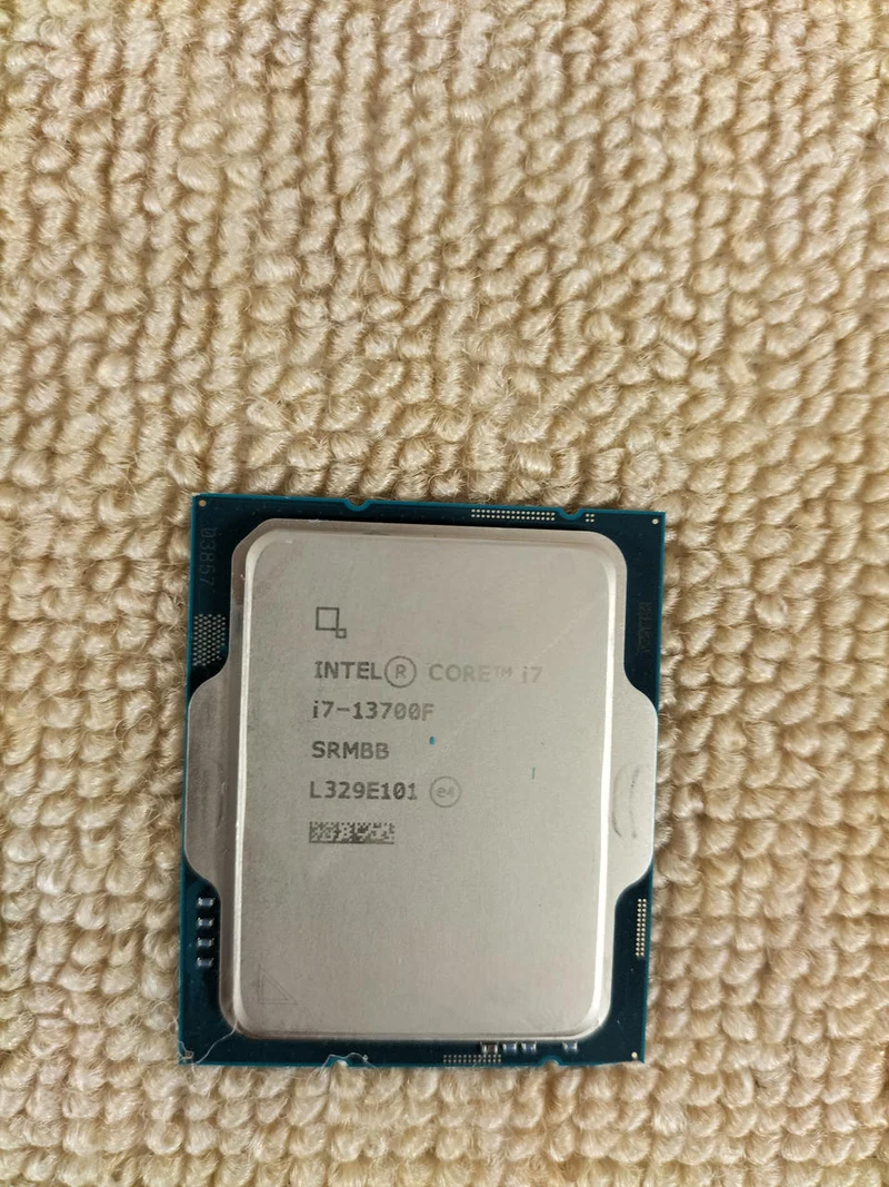 Processeur Intel Core i7-13700F