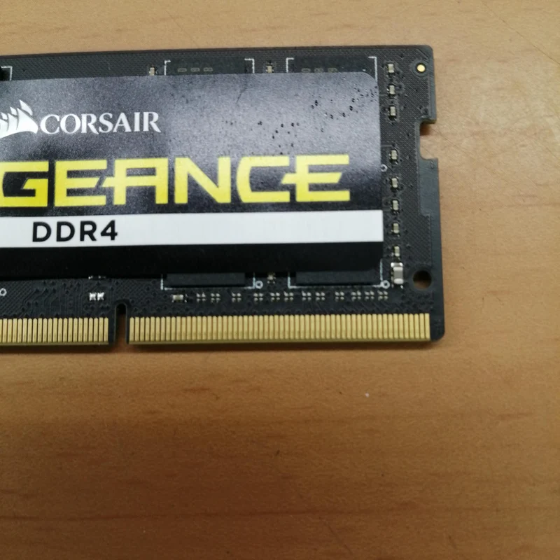 Mémoire PC CORSAIR CMSX32GX4M2A3000C16