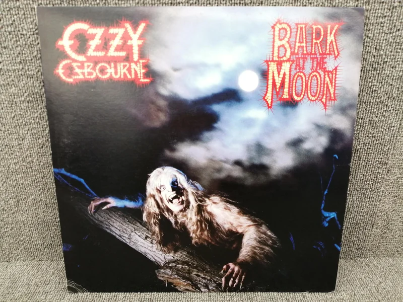 Disque vinyle analogique SONY OZZY OSBOURNE / BARK AT THE MOO