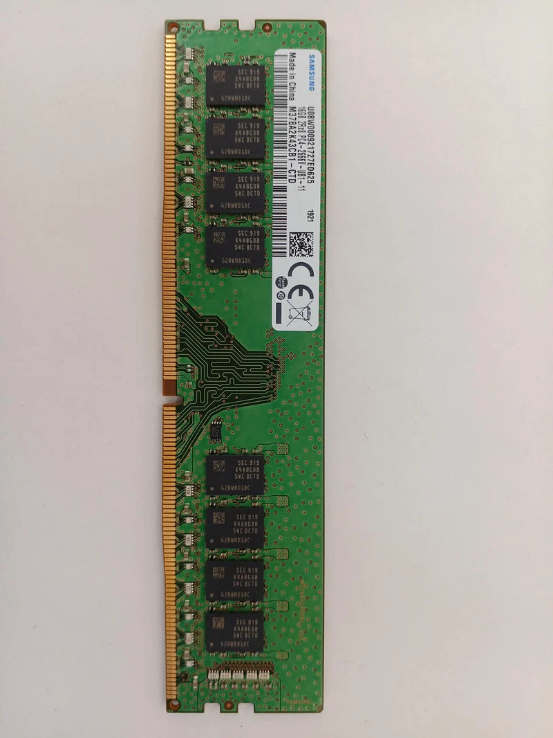 Mémoire SAMSUNG DDR4 16 Go M378A2K43CB1-CTD