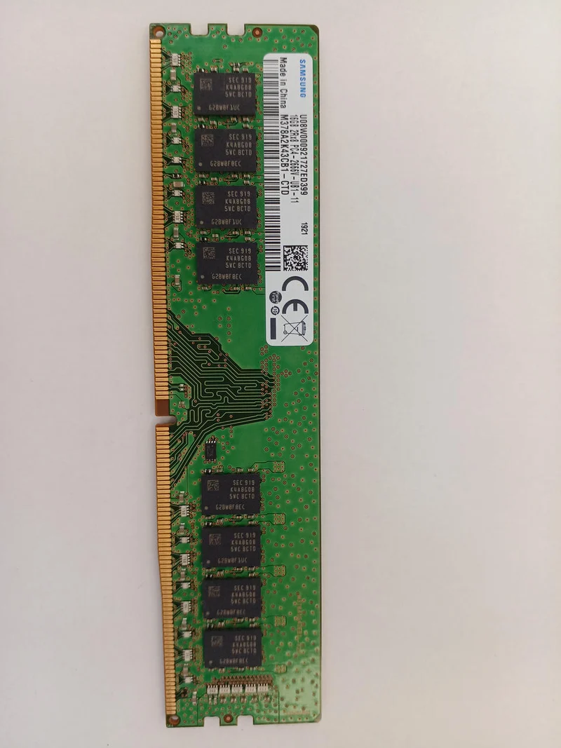 Mémoire SAMSUNG DDR4 16 Go M378A2K43CB1-CTD