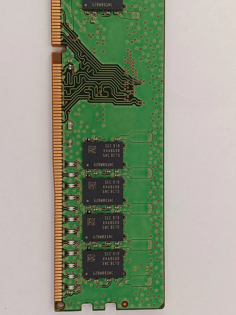 Mémoire SAMSUNG DDR4 16 Go M378A2K43CB1-CTD