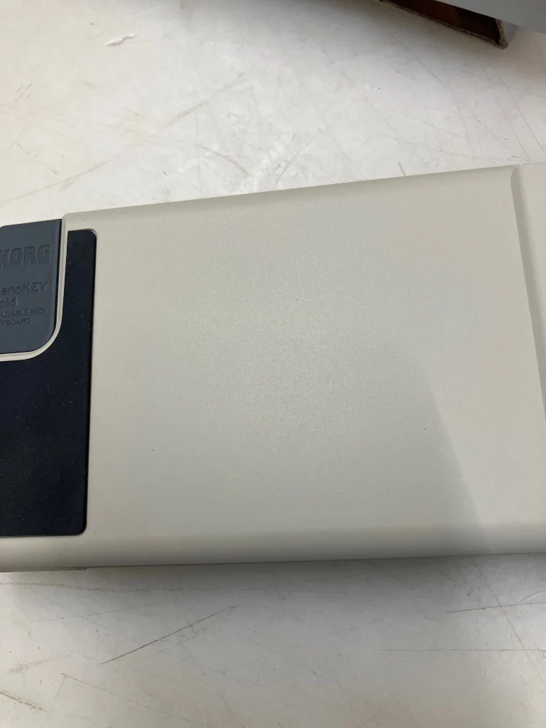 NanoKey Fold Sand Beige - Stock B