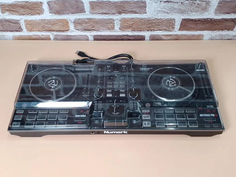 Contrôleur DJ NUMARK MIXTRACK PRO FX