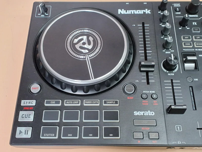 Contrôleur DJ NUMARK MIXTRACK PRO FX