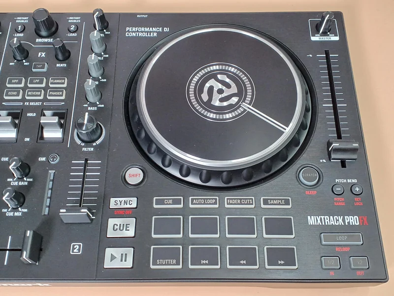 Contrôleur DJ NUMARK MIXTRACK PRO FX