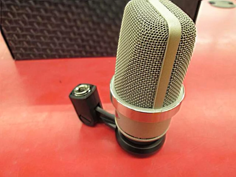 Microphone à condensateur NEUMANN TLM102