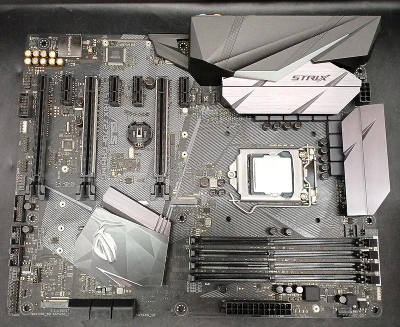 Carte mère ASUS STRIX Z270F