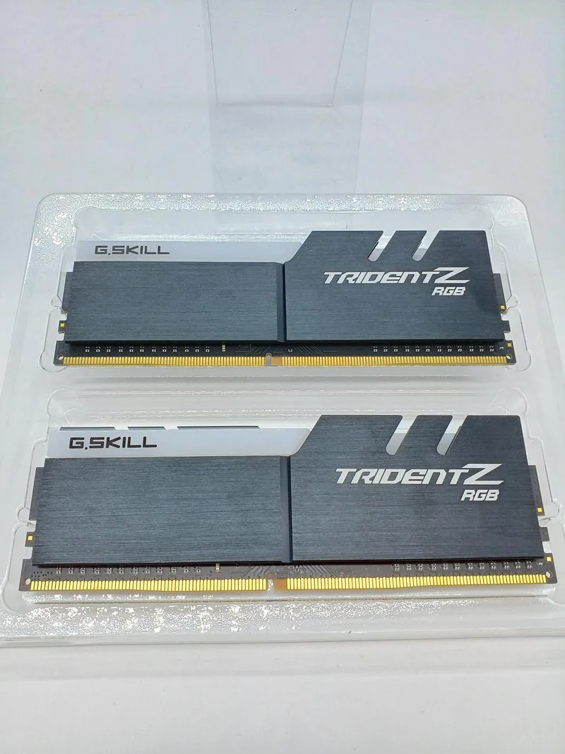 Mémoire G.SKILL DDR4 8 Go × 2 (Pack F4-3200C16D-16GTZRX)