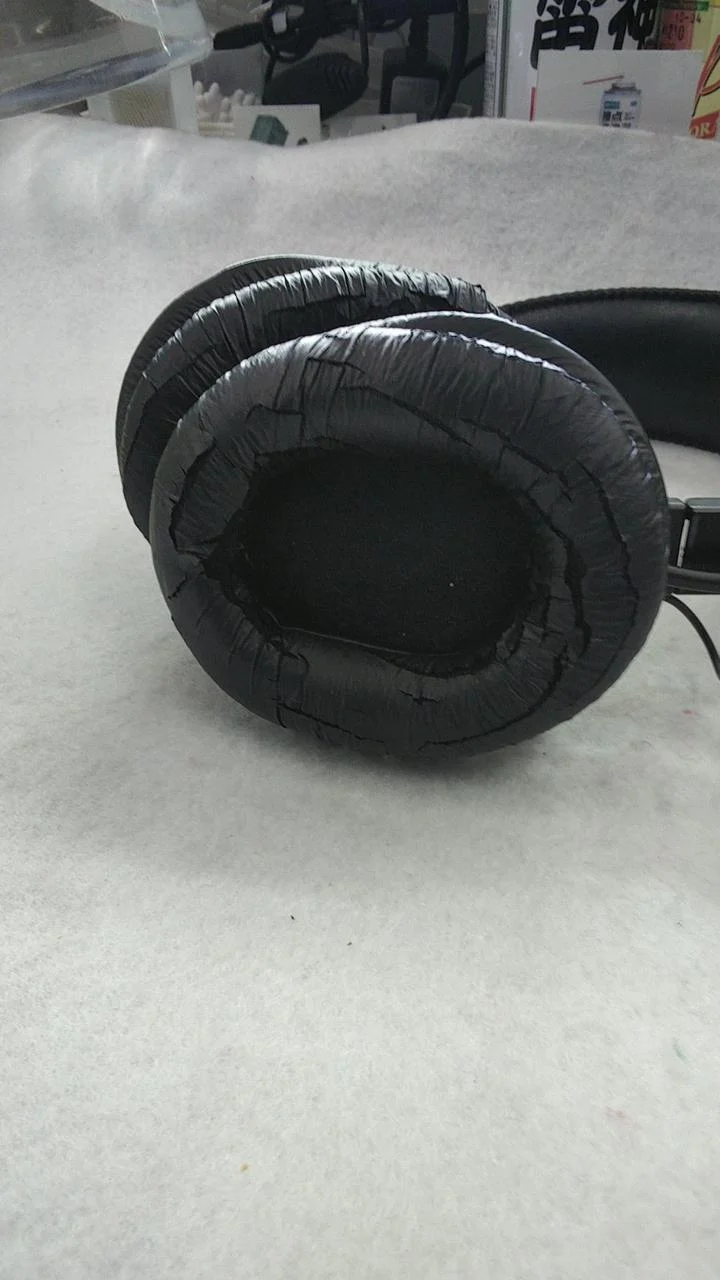 Casque audio SONY Monitor MDR-7506 (coussinets d'oreille détériorés)