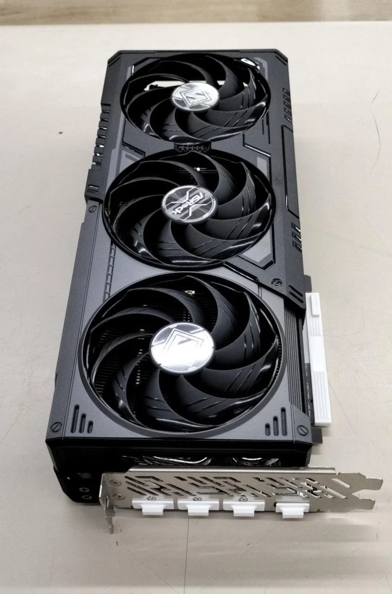 Carte graphique ASROCK RX9070XT SLD 16G
