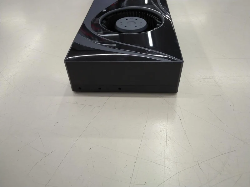 Unité principale NVIDIA uniquement : Carte graphique : GEFORCE RTX2080