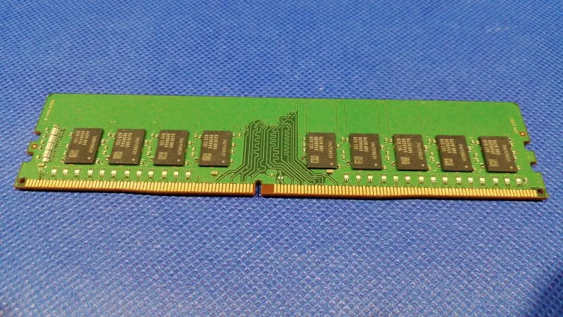 Mémoire vive (RAM) Samsung DDR4 pour ordinateur de bureau, 16 Go x1, M391A2K43BB1-CPBQ