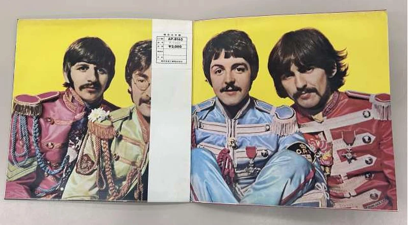 APPLE [Disque rouge] Sgt. Pepper's Lonely Hearts Club Ba AP-8613