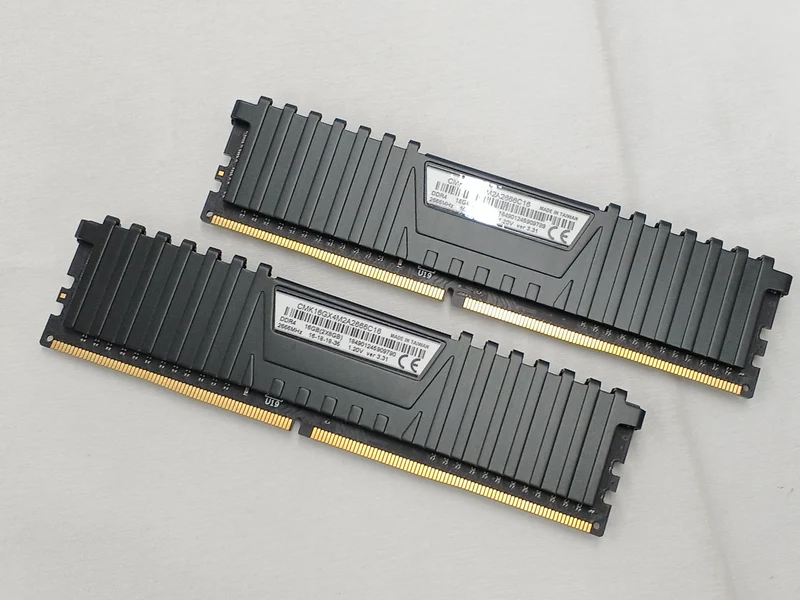 Mémoire CORSAIR DDR4 (16 Go) CMK16GX4M2A2666C16