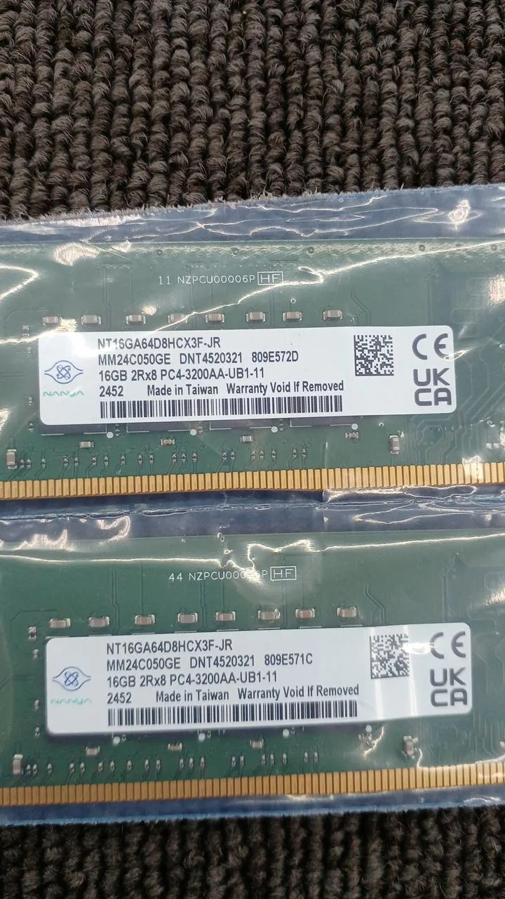Mémoire de bureau NANYA DDR4 NT16GA64D8HCX3F-JR