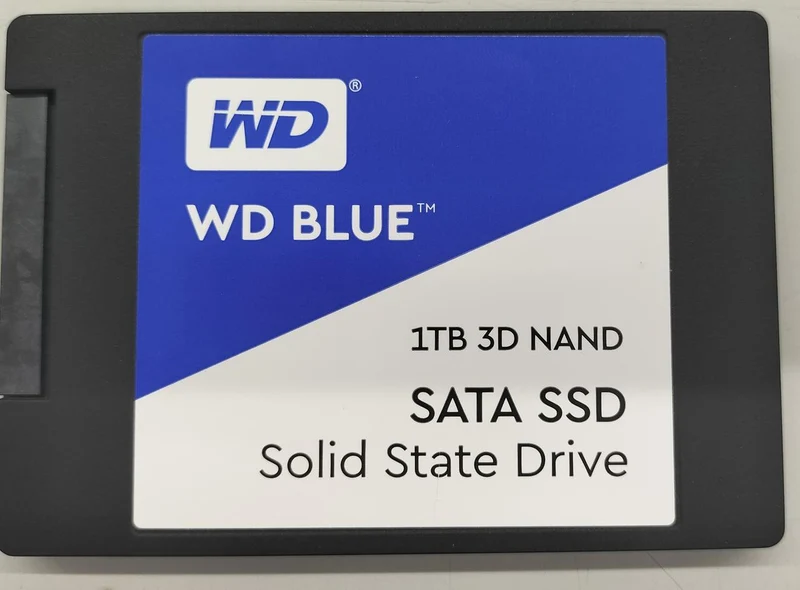 Disque SSD WD (1 To) WDS100T2B0A-00SM50