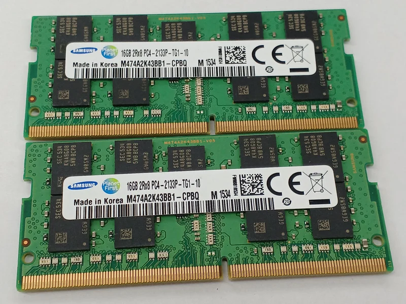 SAMSUNG Pour serveurs (PC4-17000) 16 Go, 2 barrettes M474A2K43BB1-CPBQ