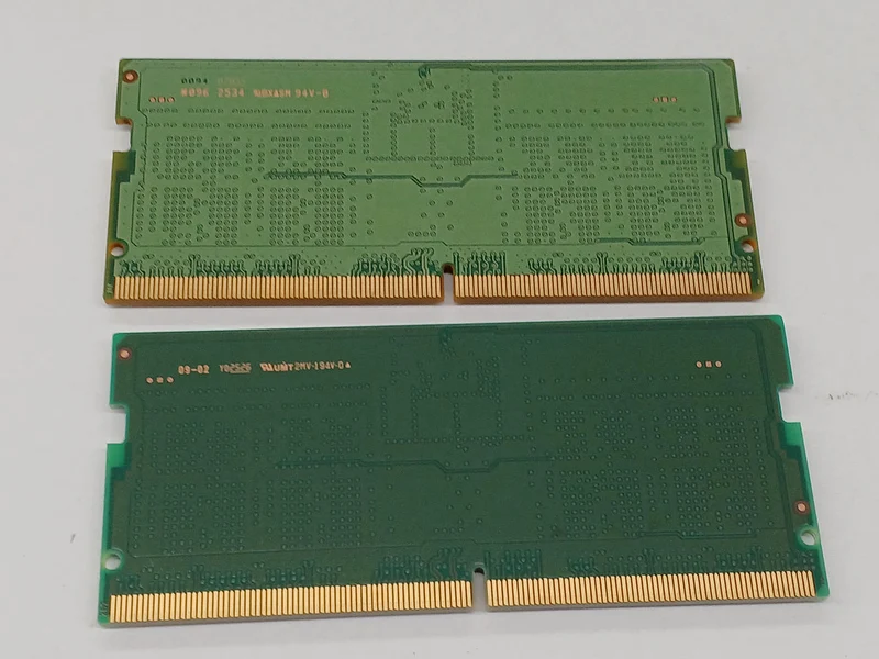 SAMSUNG PC5-44800 (DDR5-5600B) 8 Go (2 barrettes) M425R1GB4PB0-CWM0D