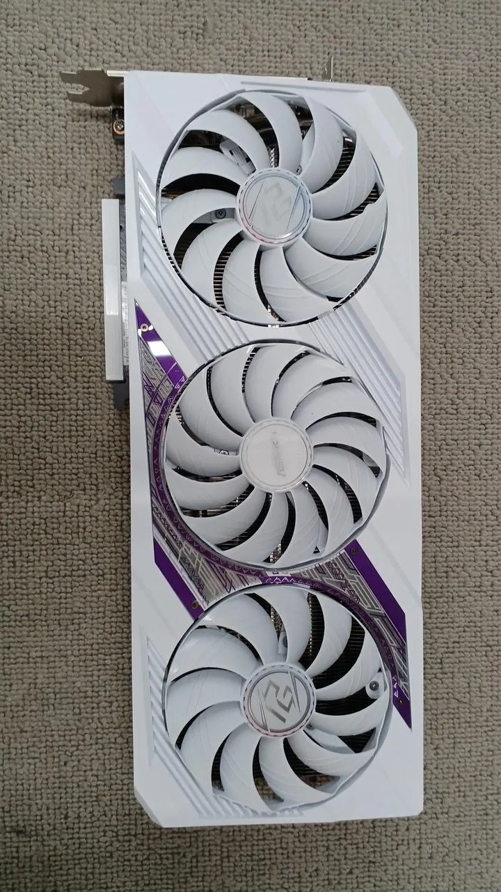 Carte graphique ASROCK : RADEON RX7900XT PGW 20 Go