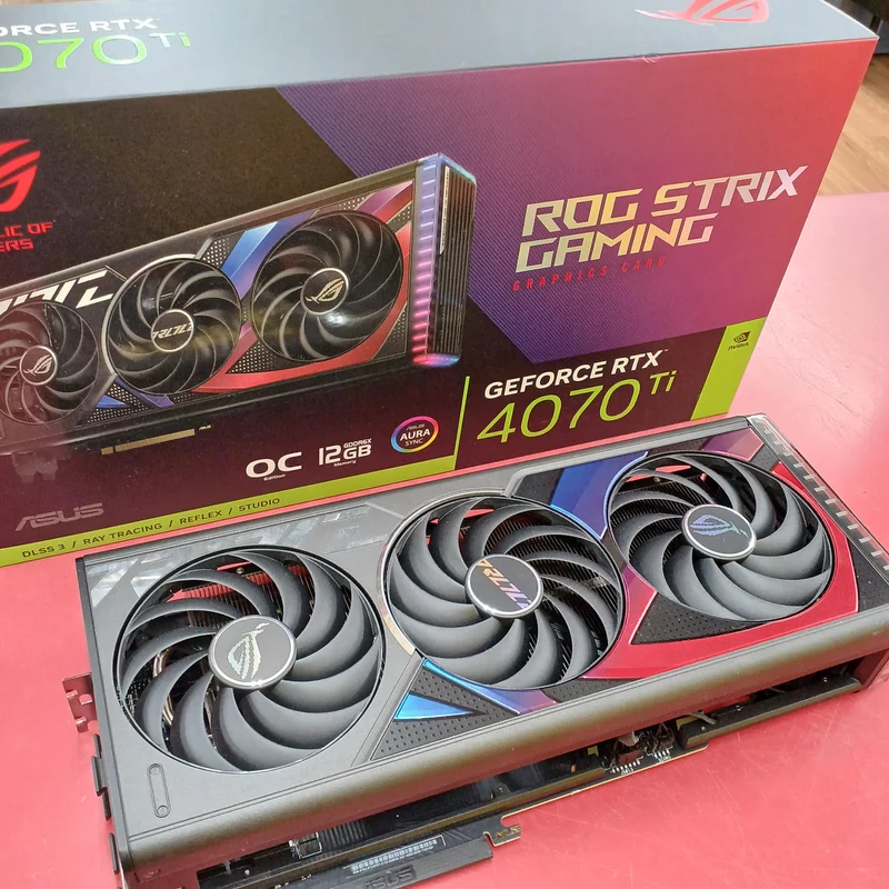 Carte graphique ASUS : ROG STRIX RTX4070TI O12G GAMIN