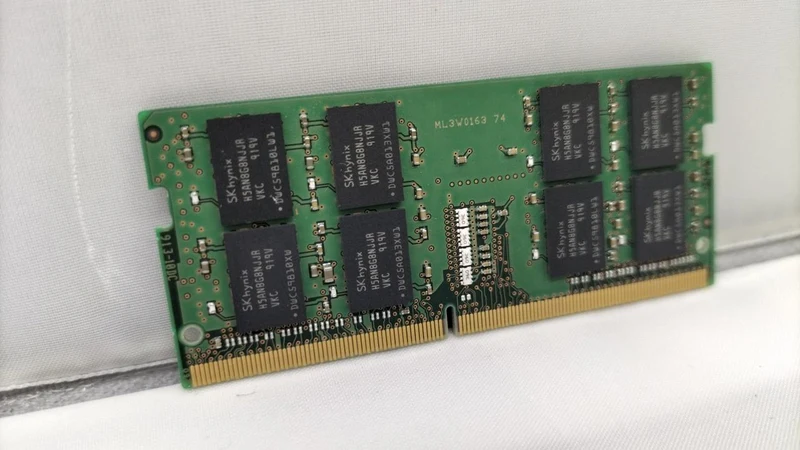 Mémoire SK HYNIX DDR4 HMA82GS6JJR8N-VK