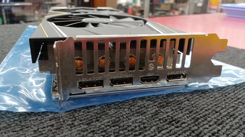 Carte graphique ASROCK RX5700XT CLD 8GD