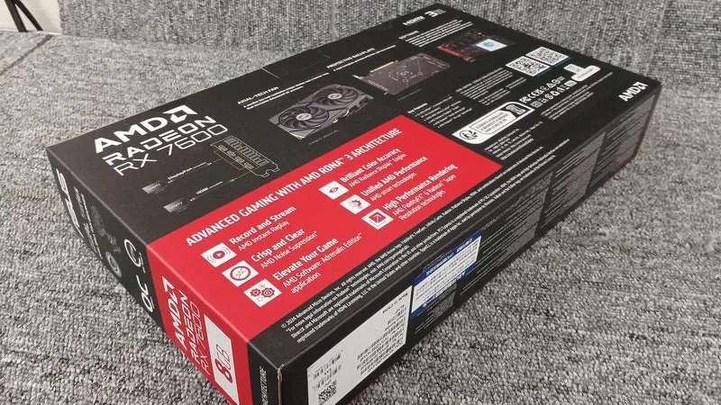 Carte graphique ASUS RADEON RX7600 neuve (non ouverte)