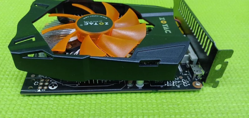 Carte graphique ZOTAC : GTX750 1 Go
