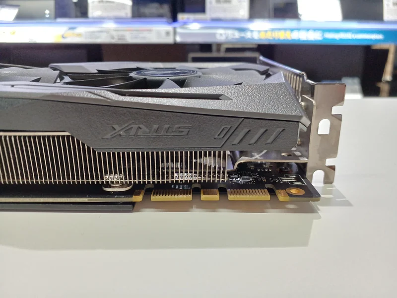 Carte graphique ASUS : STRIX GTX1070 08G GAMING