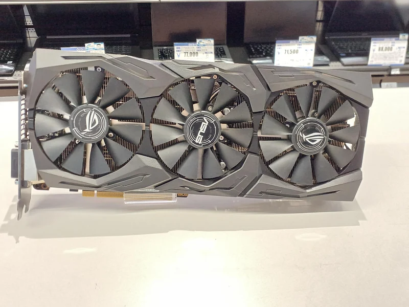 Carte graphique ASUS : STRIX-GTX1070-O8G-GAMING
