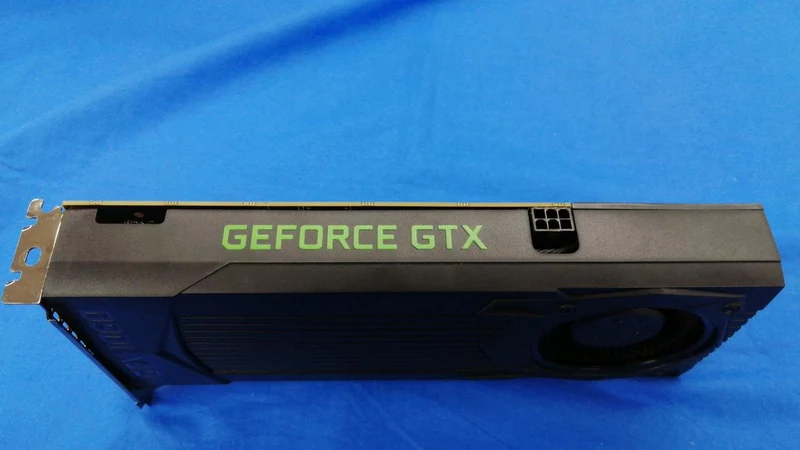 Carte graphique NVIDIA : GEFPRCE RTX2080
