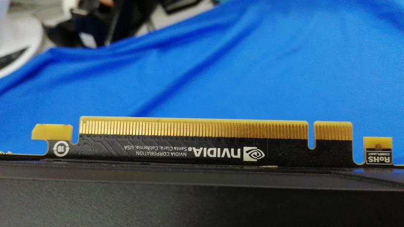 Carte graphique NVIDIA : GEFPRCE RTX2080