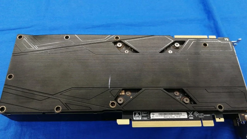 Carte graphique NVIDIA : GEFPRCE RTX2080