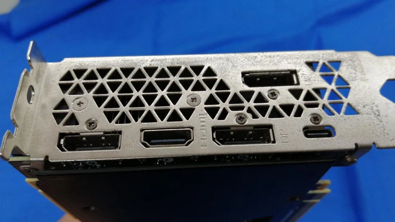 Carte graphique NVIDIA : GEFPRCE RTX2080